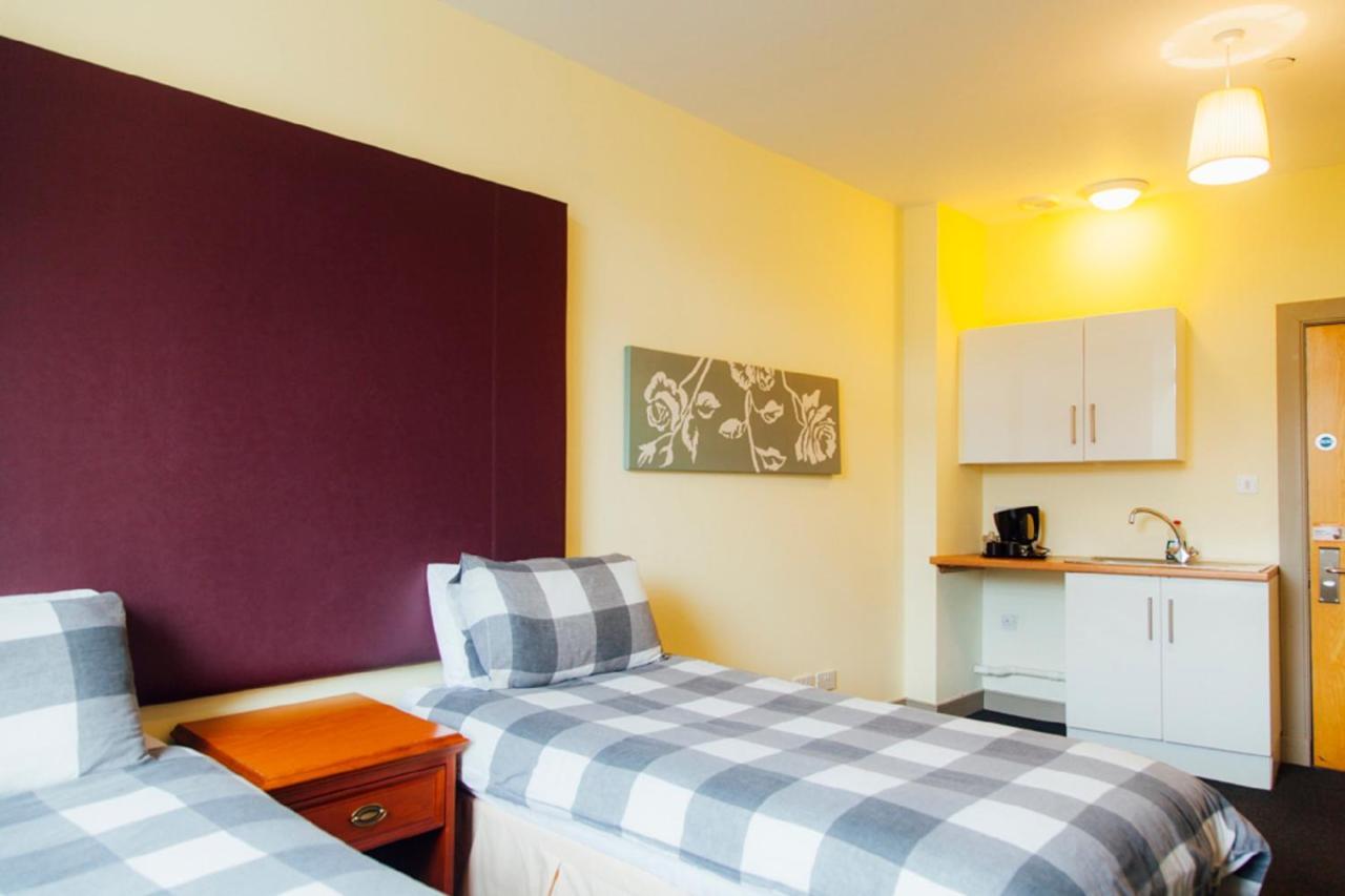 Dundee Backpackers Hostel ภายนอก รูปภาพ