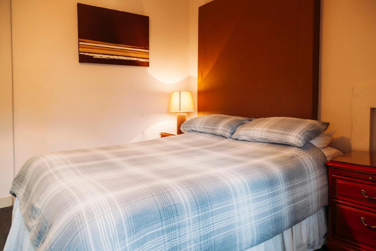 Dundee Backpackers Hostel ภายนอก รูปภาพ