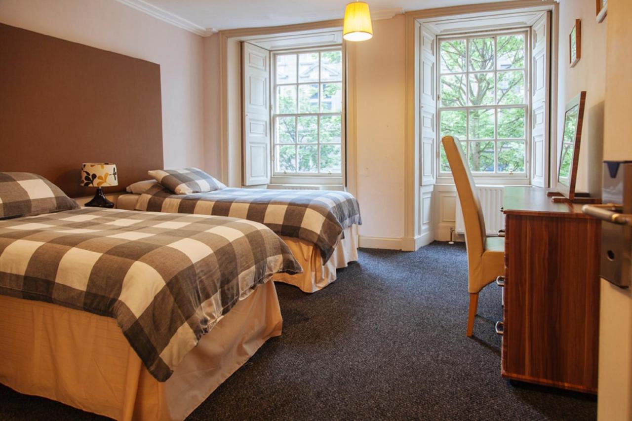 Dundee Backpackers Hostel ภายนอก รูปภาพ