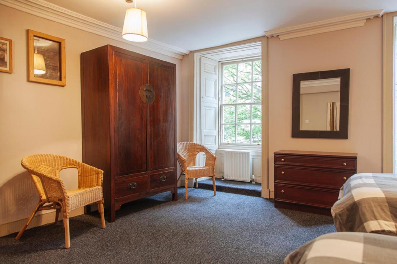 Dundee Backpackers Hostel ภายนอก รูปภาพ
