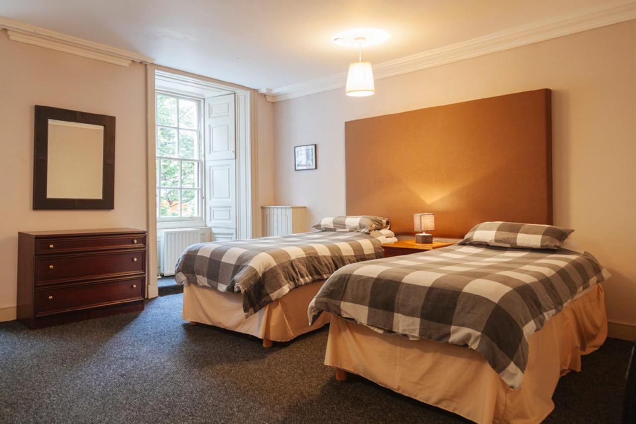 Dundee Backpackers Hostel ภายนอก รูปภาพ