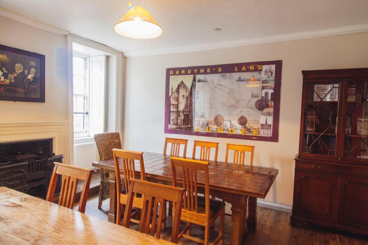 Dundee Backpackers Hostel ภายนอก รูปภาพ