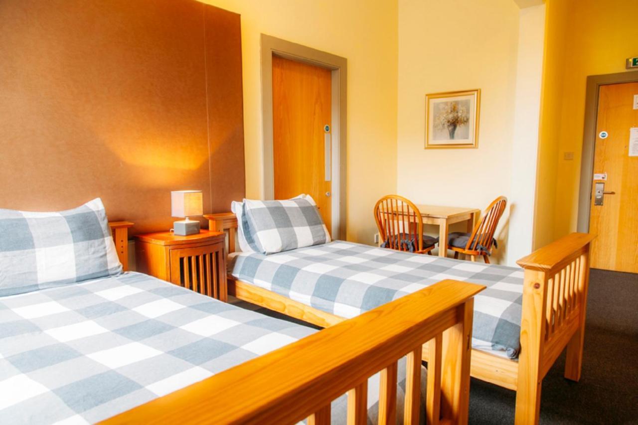 Dundee Backpackers Hostel ภายนอก รูปภาพ