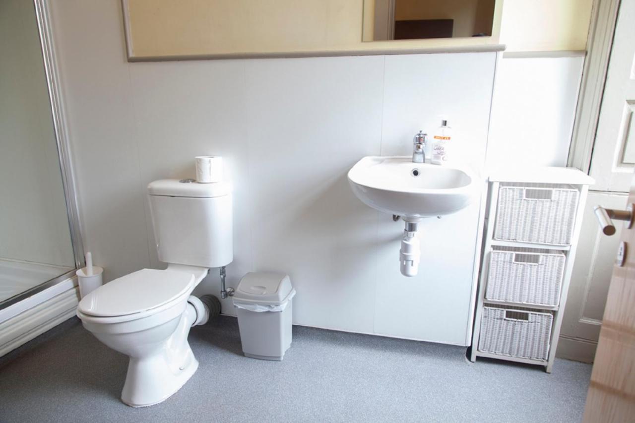 Dundee Backpackers Hostel ภายนอก รูปภาพ